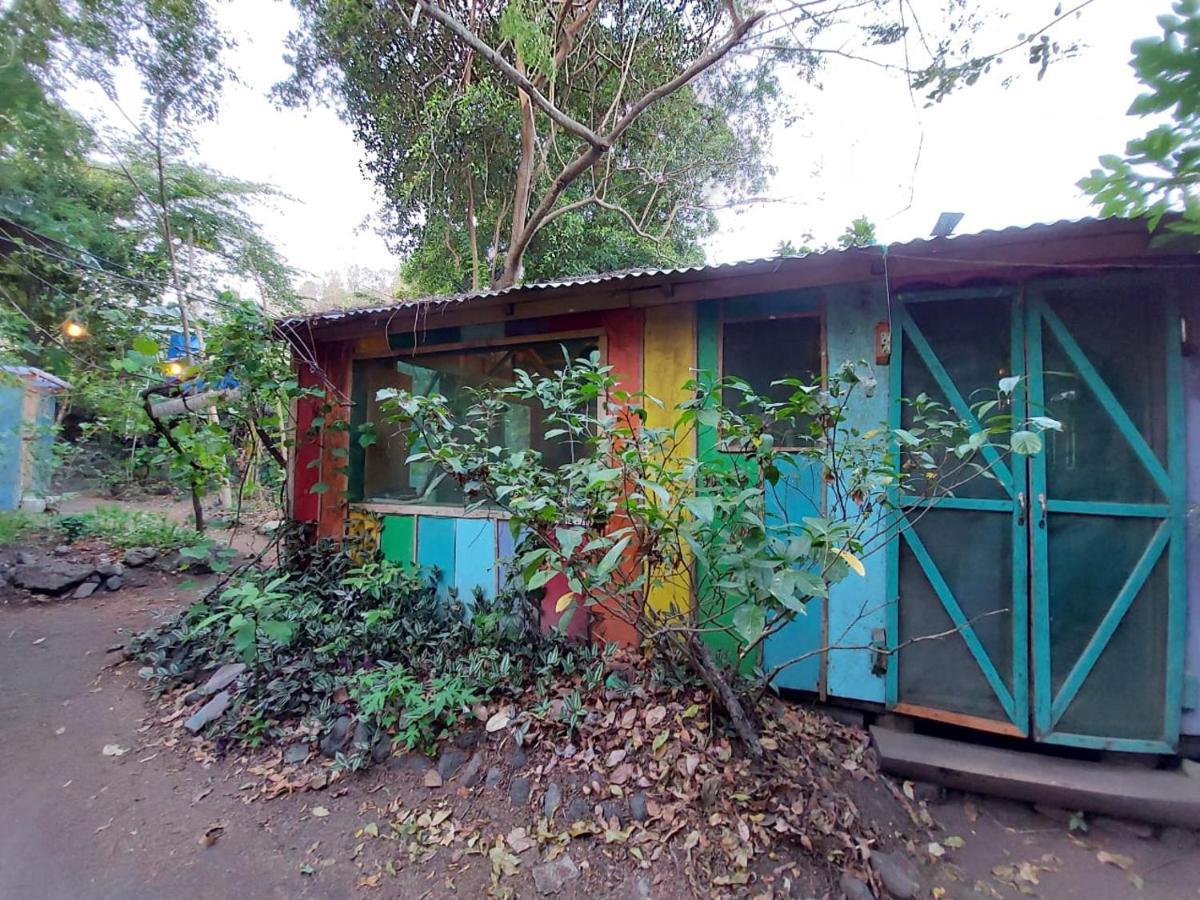 Rainbow Caravan Hostel Las Pilas Екстериор снимка